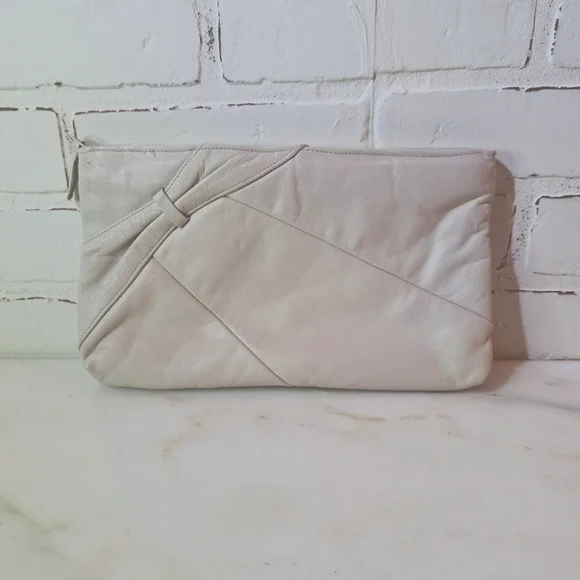 Vintage 80s 90s White fauLeather Ruched Formal Handbag Purse Clutch 11" - Picture 1 of 7